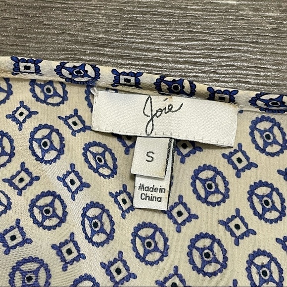 JOIE Nepal Medallion Tile Print 100% Silk Top Blouse Cream Blue Sz Small. - Picture 6 of 9